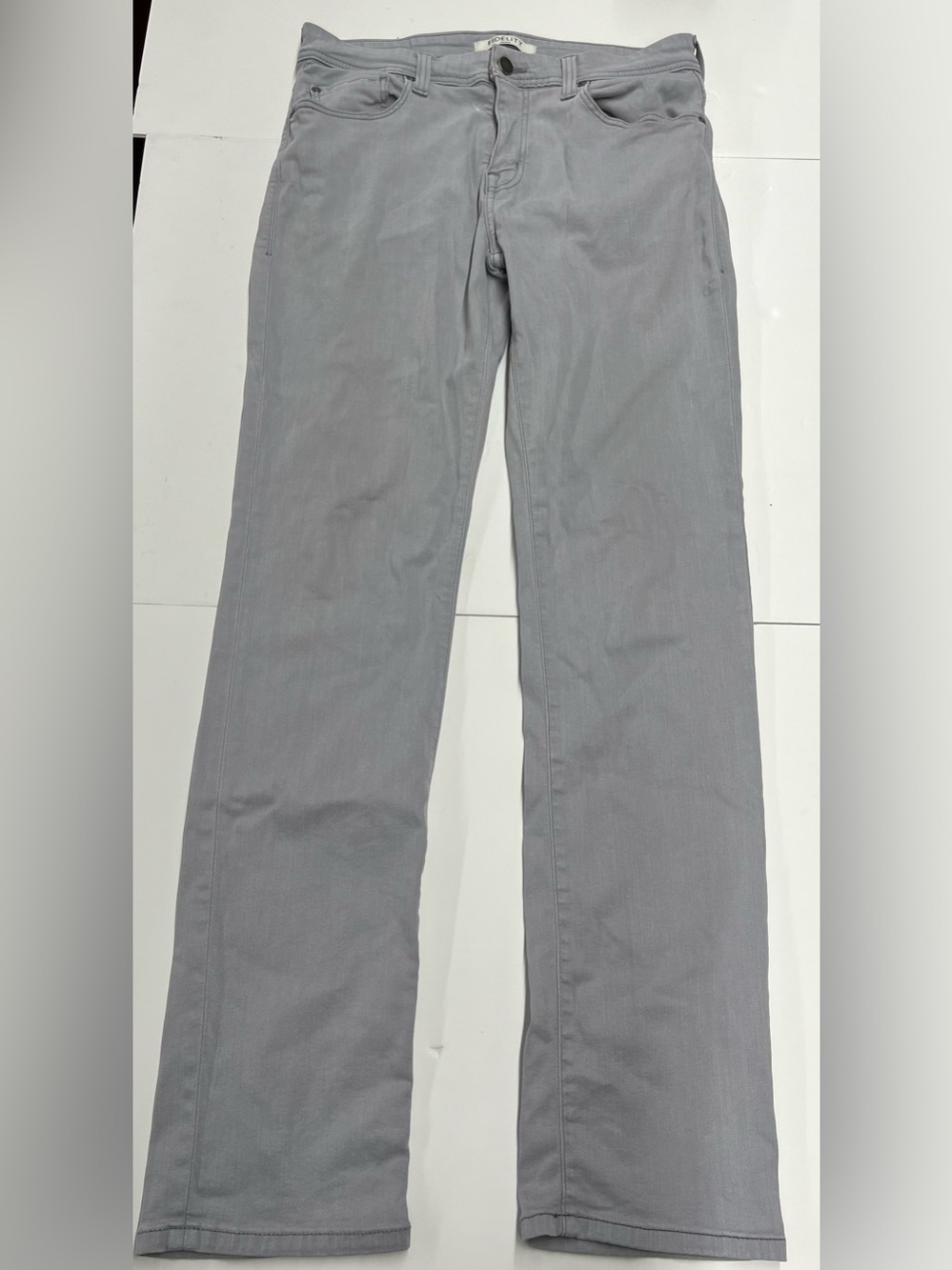 NEW Fidelity Men’s Jimmy Pewter Slim Straight Excel Performance Jeans Size 33